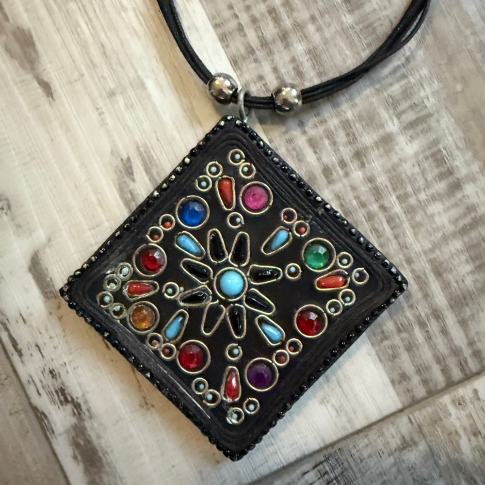 big jewel pendant necklace